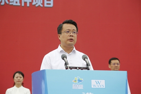 淮安球信网轻量化车载新型显示组件项目开工建设4.JPG